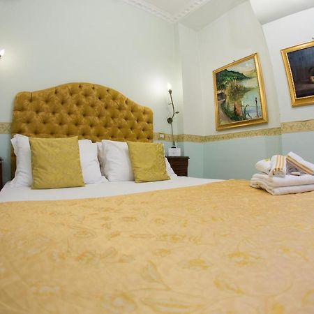 B&B Art Suite Santa Brigida Napoli Eksteriør billede