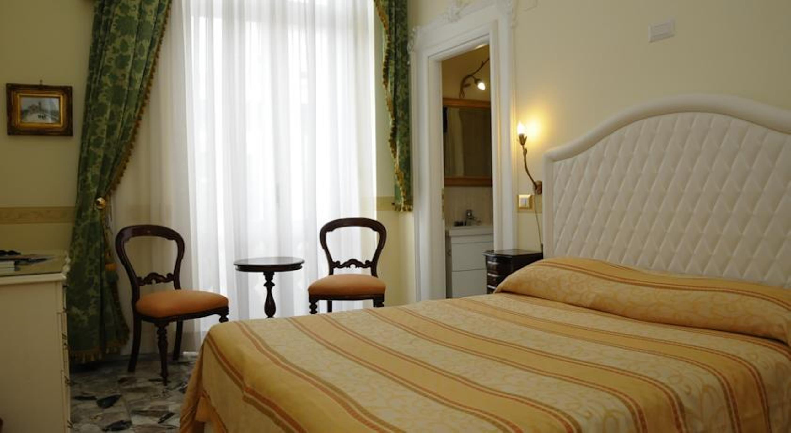 B&B Art Suite Santa Brigida Napoli Eksteriør billede
