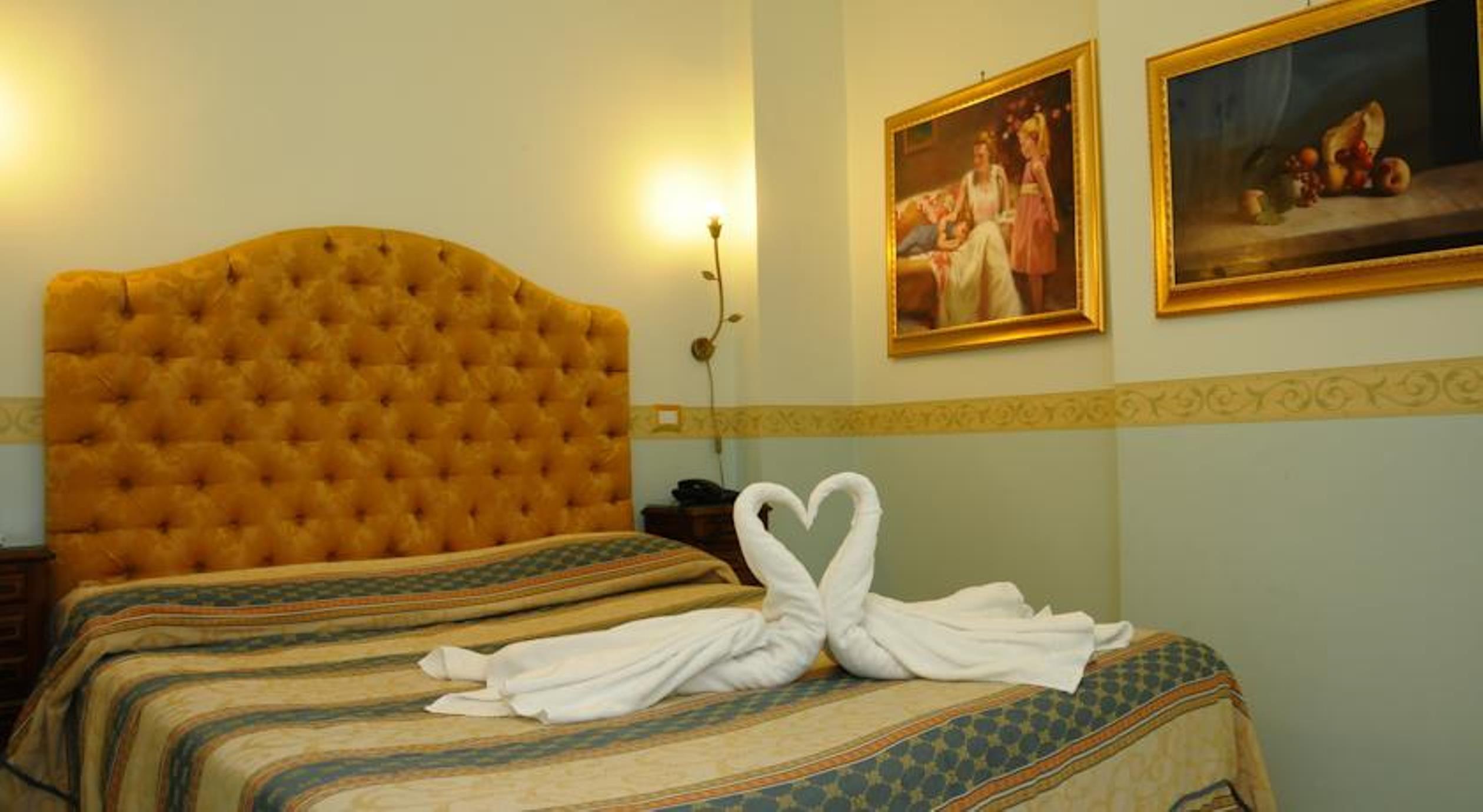 B&B Art Suite Santa Brigida Napoli Eksteriør billede