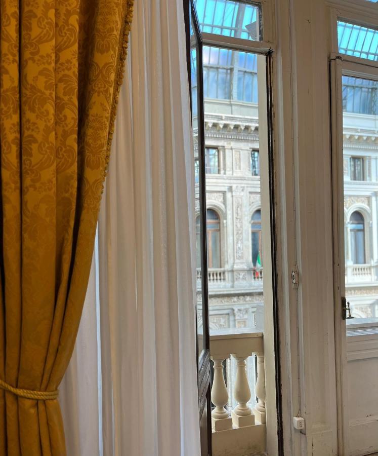 B&B Art Suite Santa Brigida Napoli Eksteriør billede